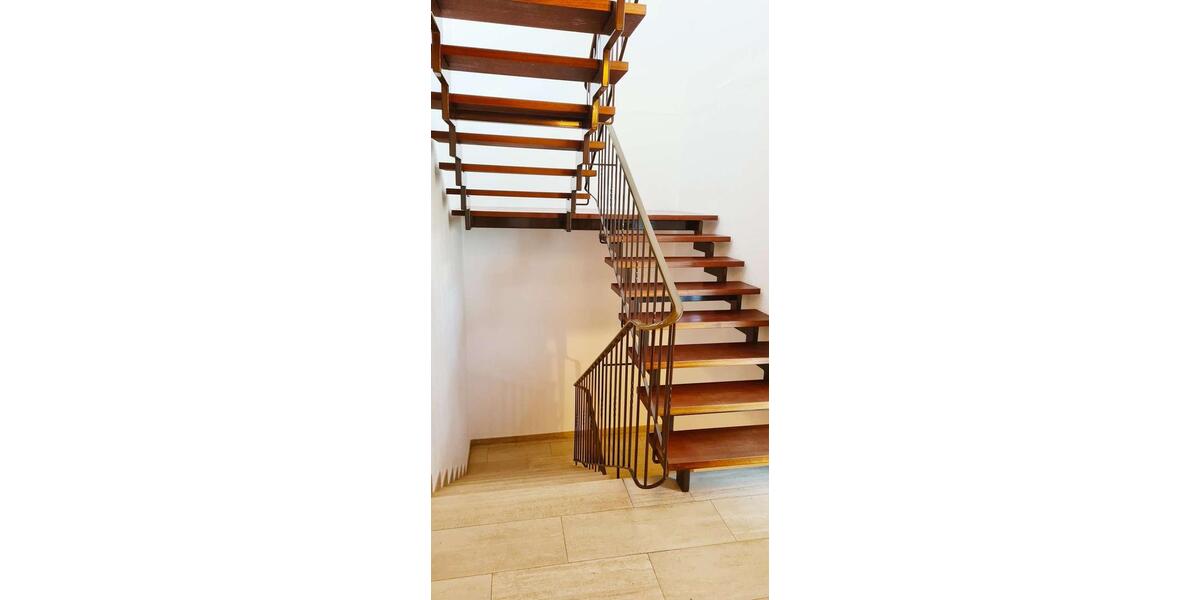 Einfamilienhaus Viernheim - 5 Zimmer, 198 m&sup2;, 2.200&euro; | Angebot:23456246