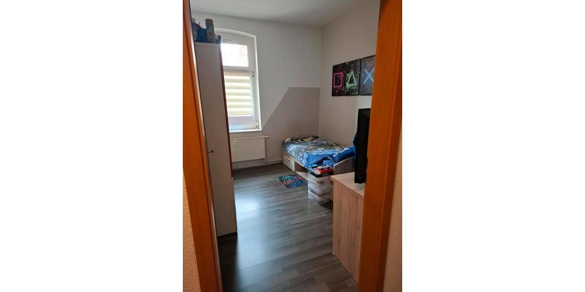 Erdgeschoßwohnung Apolda - 4 Zimmer, 98 m&sup2;, 915&euro; | Angebot:25832417