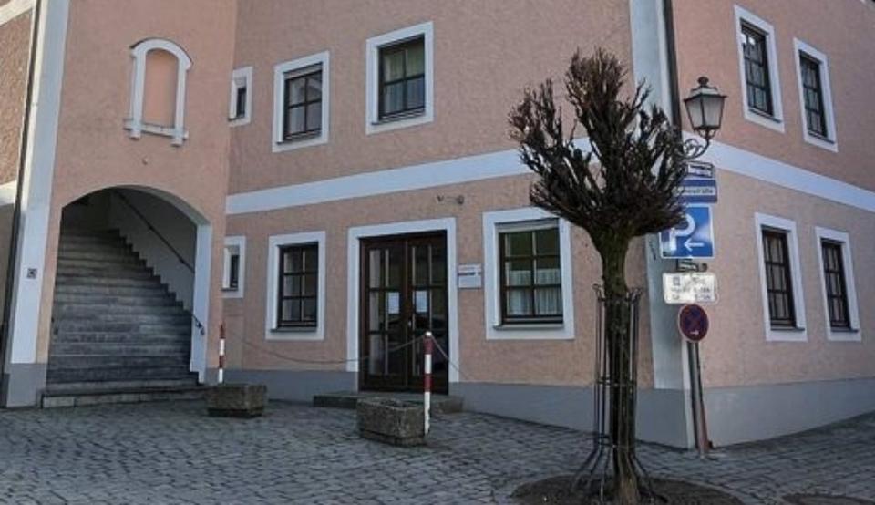 Erdgeschoßwohnung Waldkirchen - 3 Zimmer, 92 m&sup2;, 750&euro; | Angebot:24351743