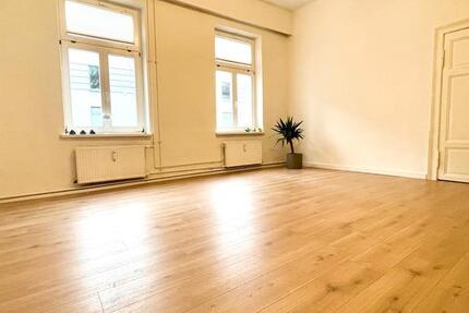 1,5 Raum Wohnung, saniert, EBK, EG, Zentrum 2 zimmer