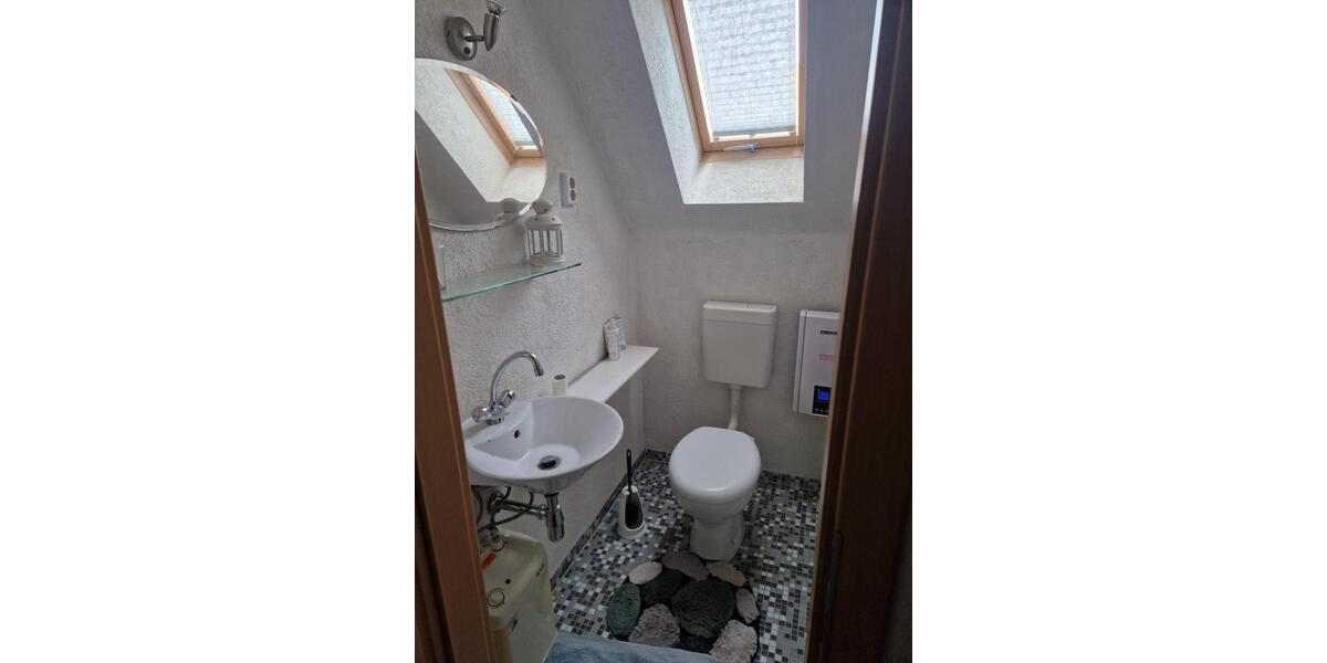 Dachgeschoßwohnung Burg - 2 Zimmer, 70 m&sup2;, 420&euro; | Angebot:24001915