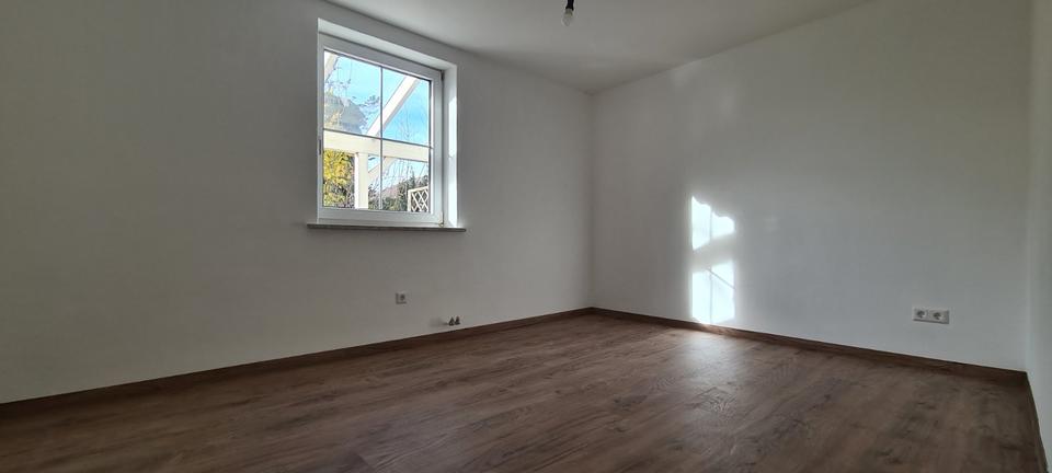 Kernsanierte Altbauwohnung mit Fußbodenheizung 3 zimmer