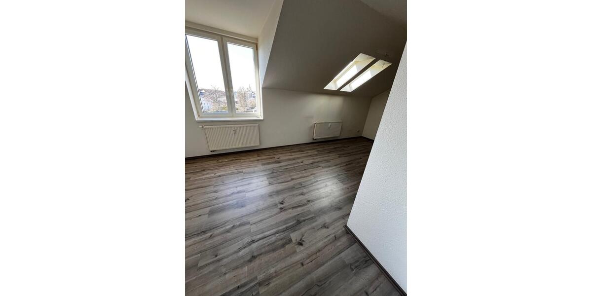 Dachgeschoßwohnung Freiberg - 3 Zimmer, 72 m&sup2;, 450&euro; | Angebot:26365879