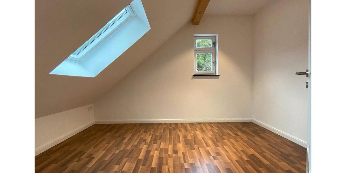 Dachgeschoßwohnung Kaufungen - 3 Zimmer, 70 m&sup2;, 775&euro; | Angebot:25804461