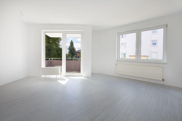 + 2-Raum-Wohnung mit Balkon + 2 zimmer