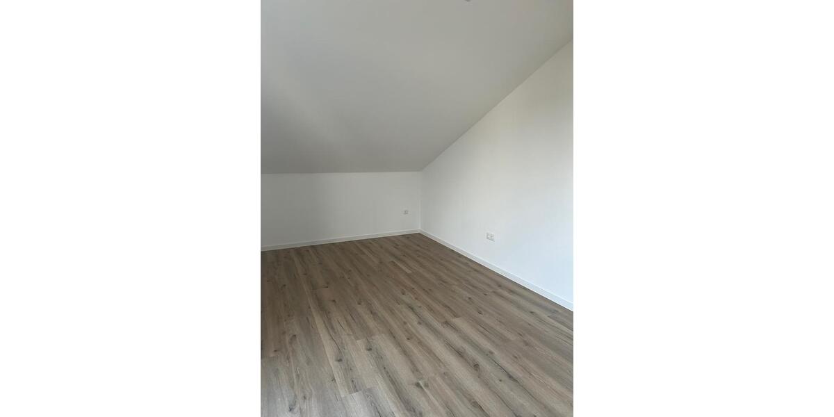 Erdgeschoßwohnung Hohenthann - 4 Zimmer, 97 m&sup2;, 1.720&euro; | Angebot:25312048