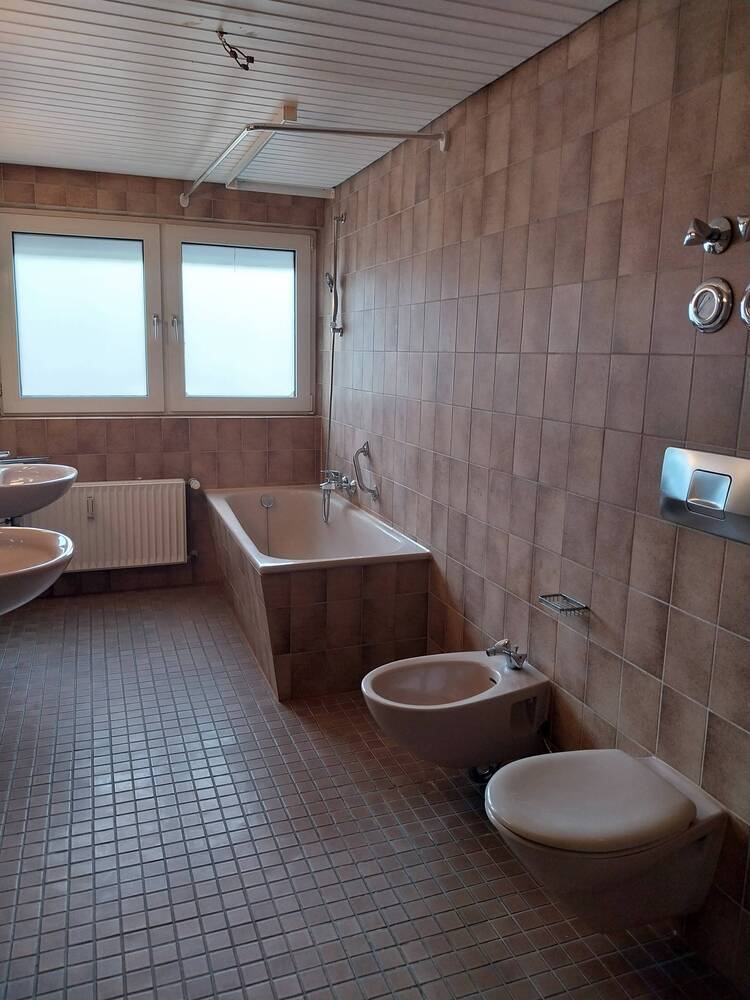 große Dachgeschoßwohnung mit Ausblick