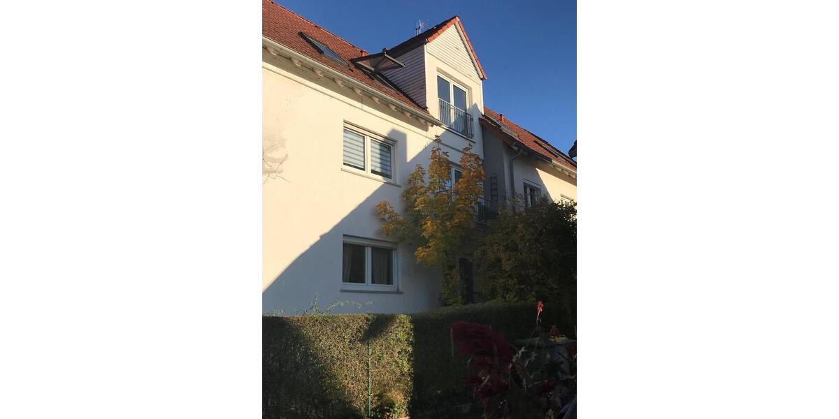 Dachgeschoßwohnung Langenselbold - 3 Zimmer, 76 m&sup2;, 820&euro; | Angebot:26640384