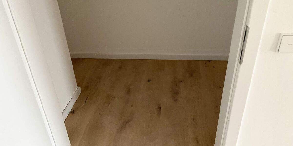 Etagenwohnung Hannover Döhren - 4 Zimmer, 120 m&sup2;, 1.750&euro; | Angebot:25727987