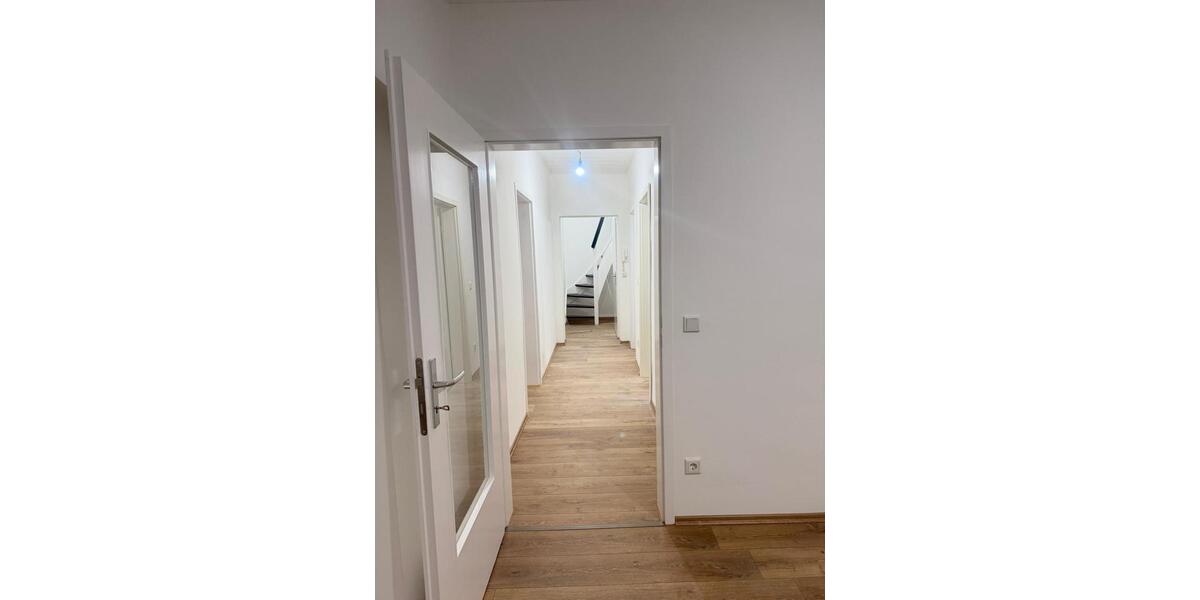 Etagenwohnung Oberhausen Alsfeld - 4 Zimmer, 85 m&sup2;, 1.300&euro; | Angebot:25050320