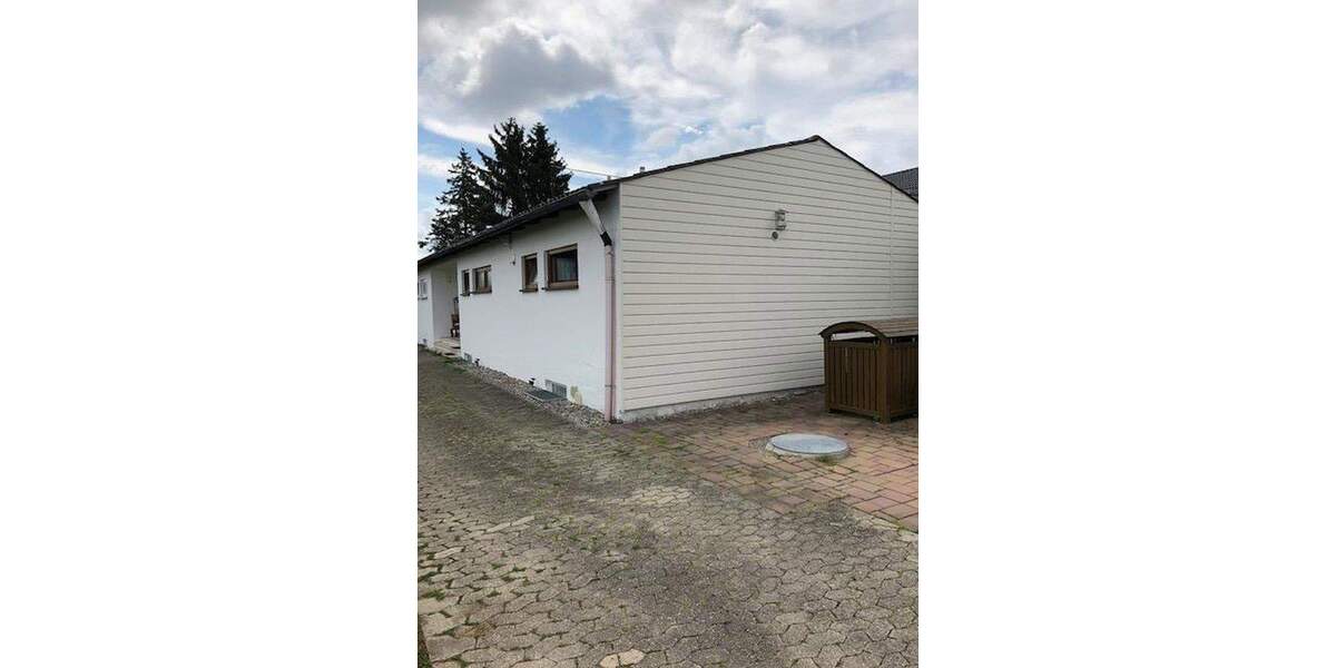 Bungalow Ingolstadt Hundszell - 7 Zimmer, 150 m&sup2;, 2.500&euro; | Angebot:24044130