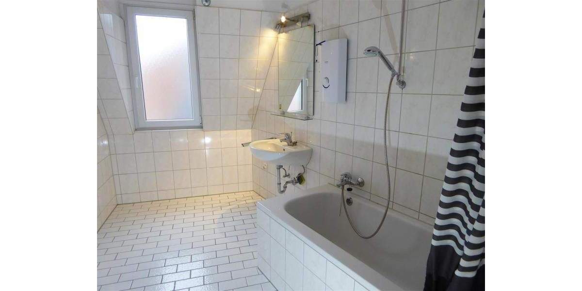 Etagenwohnung Nürnberg Rosenau - 4 Zimmer, 113 m&sup2;, 1.250&euro; | Angebot:25683956