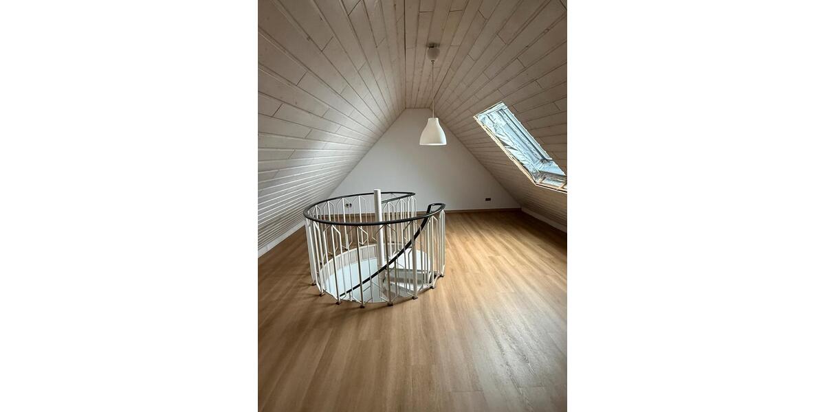 Etagenwohnung Uersfeld - 5 Zimmer, 130 m&sup2;, 980&euro; | Angebot:24385571