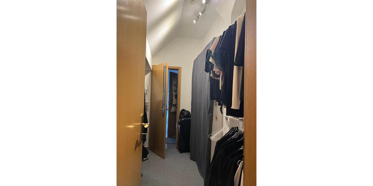 Dachgeschoßwohnung Eisenach - 2 Zimmer, 106 m&sup2;, 800&euro; | Angebot:24804667