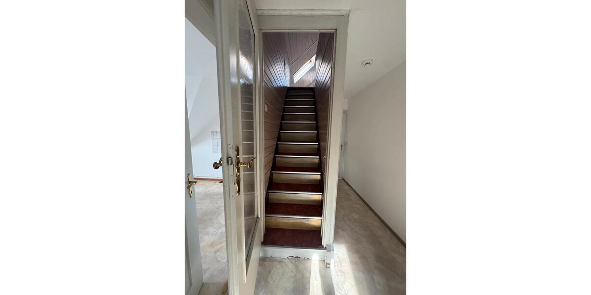 Dachgeschoßwohnung Frankenblick - 3 Zimmer, 78 m&sup2;, 670&euro; | Angebot:25285645