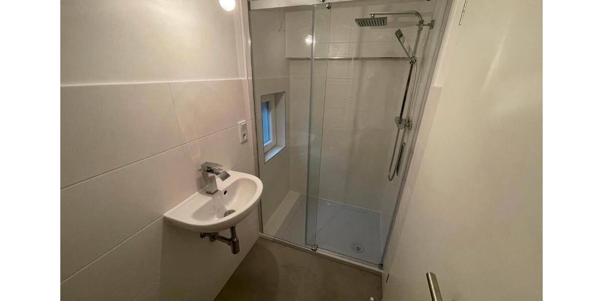 EFH, 5 ZKB , 140qm , 2 Bäder , 2 Parkplätze zu vermieten 2 zimmer