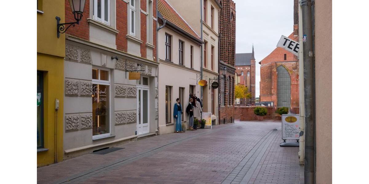 Top-Lage in der Altstadt: Moderne Ladenfläche zwischen zwei Welterbe-Hotspots zimmer