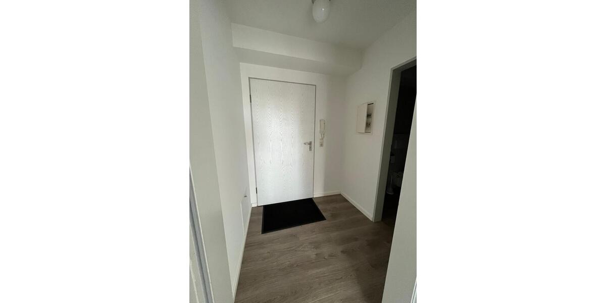 Attraktive, helle 2-Zimmerwohnung mit Südbalkon und Tiefgarage zimmer