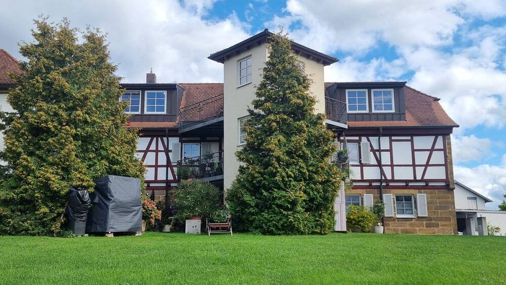DG Wohnung mit 2 Balkone im Hofbauernhaus (8 & 9) 3 zimmer