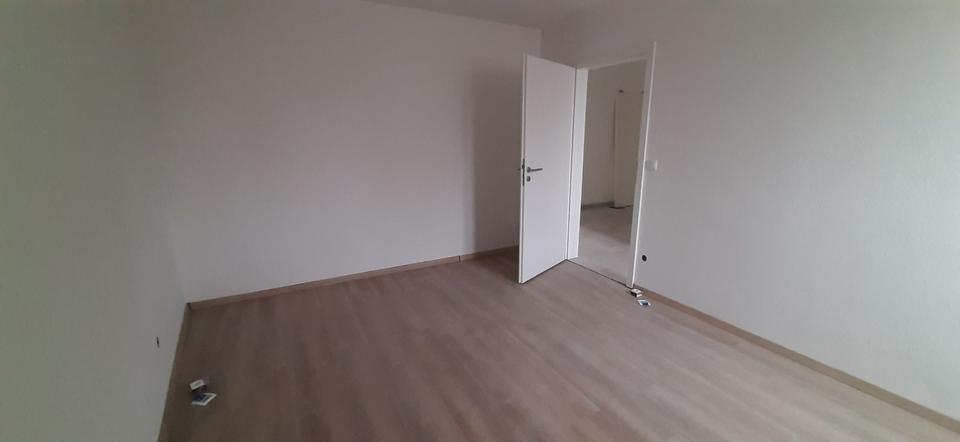 Dachgeschoßwohnung Duisburg Mittelmeiderich - 4 Zimmer, 782&euro; | Angebot:23665038