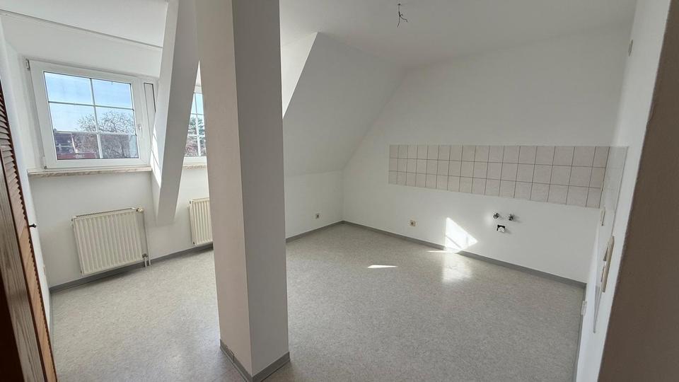 Dachgeschoßwohnung Aken (Elbe) - 1 Zimmer, 65 m&sup2;, 390&euro; | Angebot:25830793