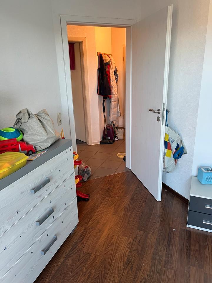 Schöne helle 3 Zimmer Wohnung zimmer