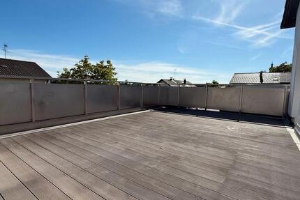 Geräumige 4 Zimmer Wohnung mit großer Terrasse in Seebach 4 zimmer