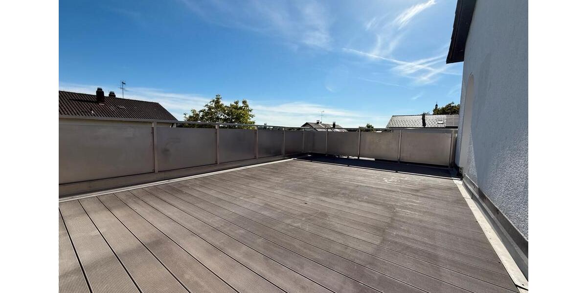 Geräumige 4 Zimmer Wohnung mit großer Terrasse in Seebach 4 zimmer