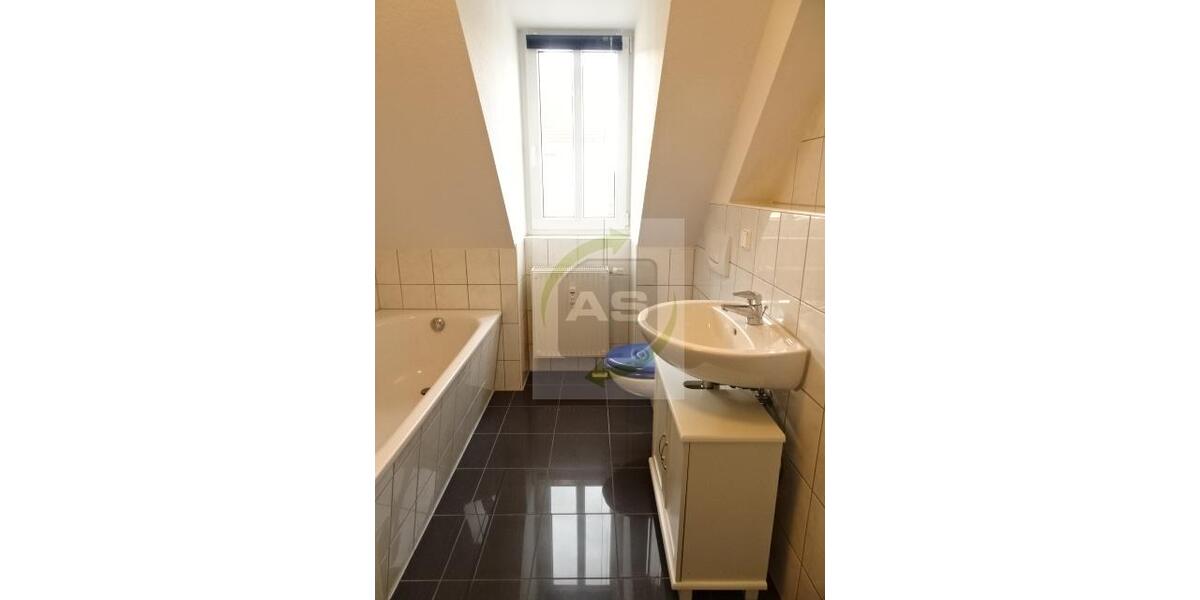Dachgeschoßwohnung Zwickau Zwickau-West - 2 Zimmer, 49 m&sup2;, 330&euro; | Angebot:26440937