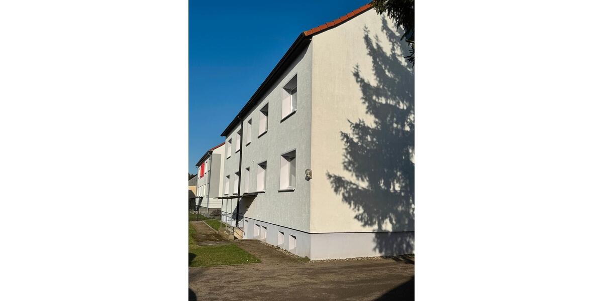 Hochparterre Genthin - 4 Zimmer, 74 m&sup2;, 490&euro; | Angebot:25887595