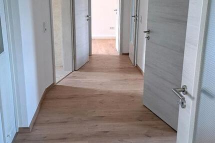 Wohnung Geringswalde - 4 Zimmer, 93 m&sup2;, 590&euro; | Angebot:26330026
