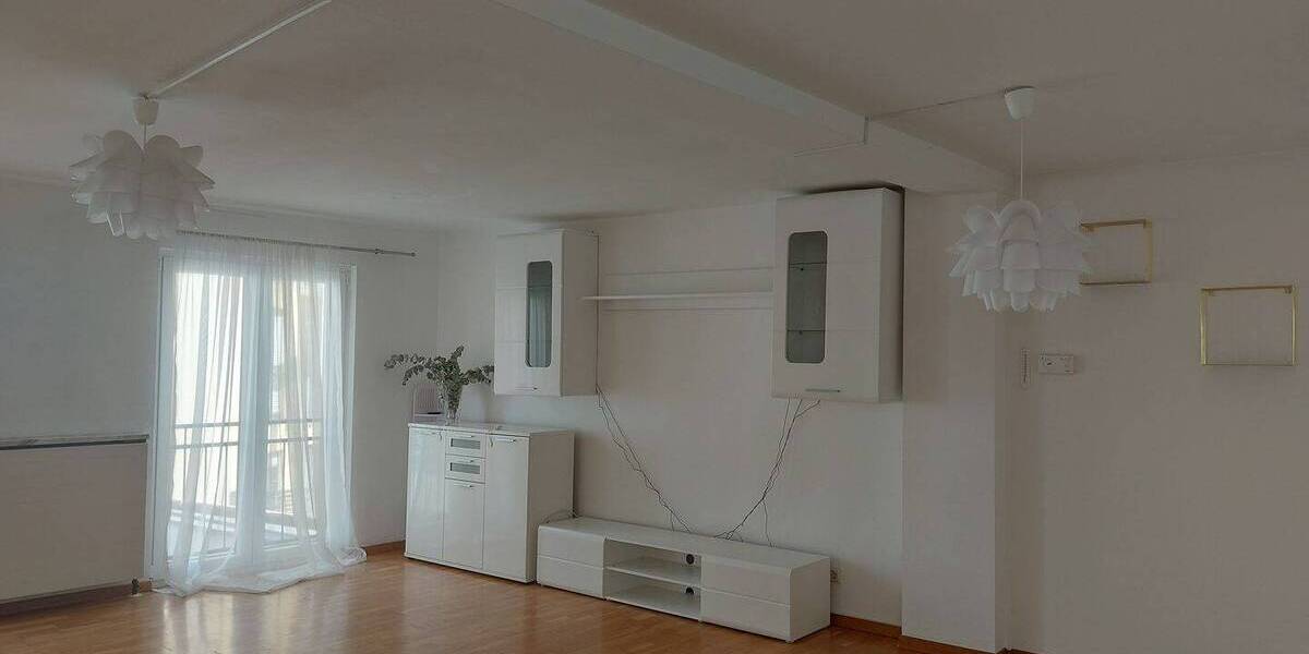 Etagenwohnung Siegburg - 3 Zimmer, 83 m&sup2;, 715&euro; | Angebot:26672294