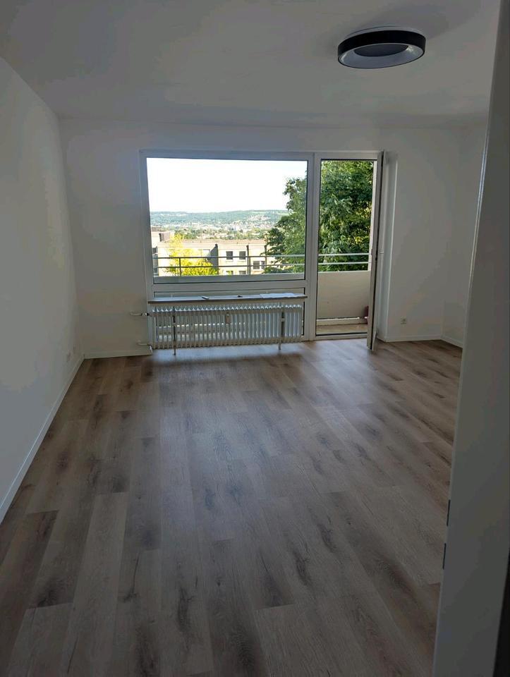 Schöne 1-Zimmer -Wohnung mit Balkon & Einbauküche