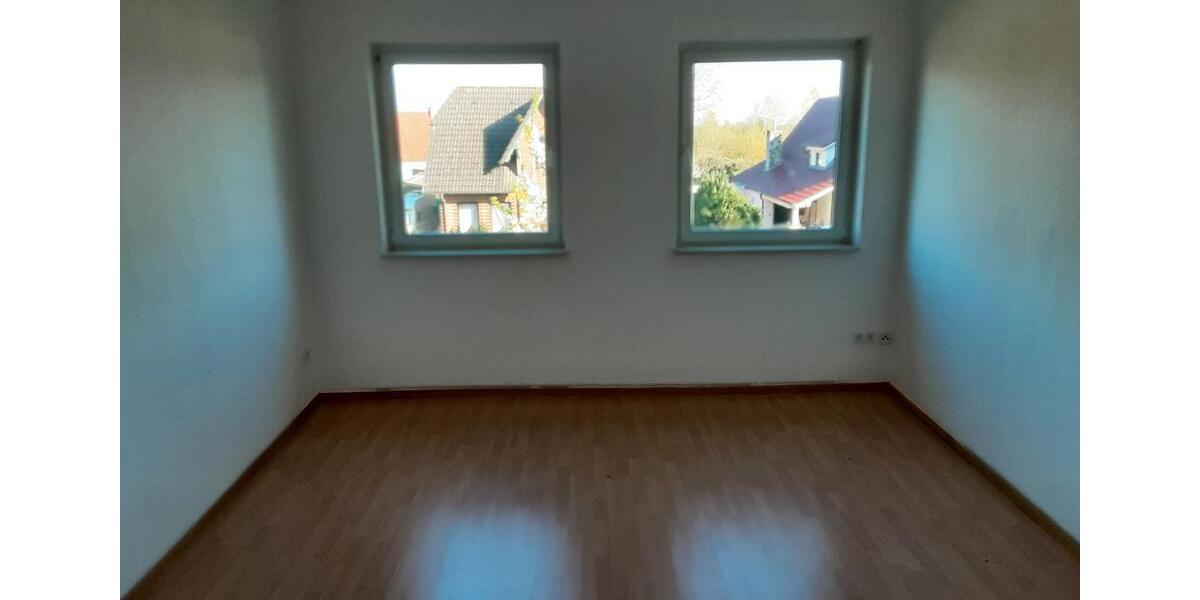 Etagenwohnung Schwarzenbek - 5.5 Zimmer, 160 m&sup2;, 1.400&euro; | Angebot:26237319