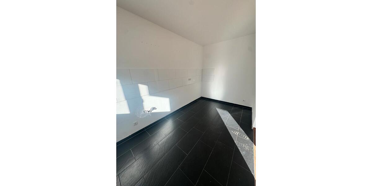 Etagenwohnung Ludwigshafen am Rhein Ludwigshafen-Hemshof - 3 Zimmer, 90 m&sup2;, 1.170&euro; | Angebot:26512345