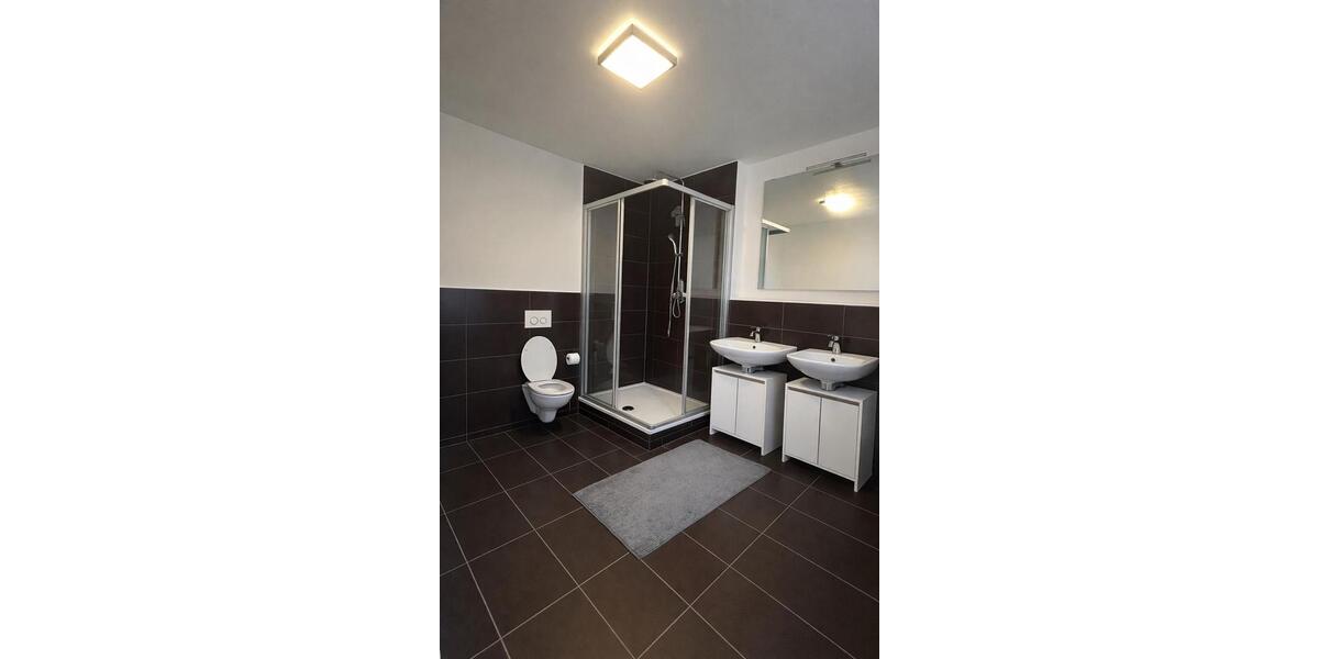 Etagenwohnung Neuhaus am Rennweg - 2 Zimmer, 65 m&sup2;, 450&euro; | Angebot:25930585