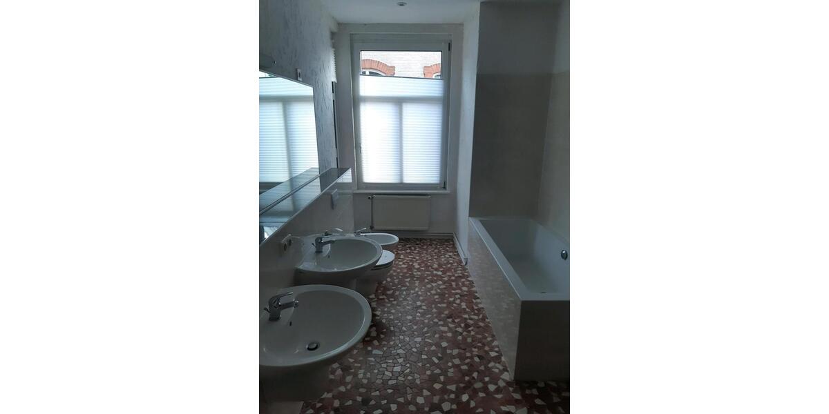 Etagenwohnung Parchim - 4 Zimmer, 120 m&sup2;, 800&euro; | Angebot:25882730