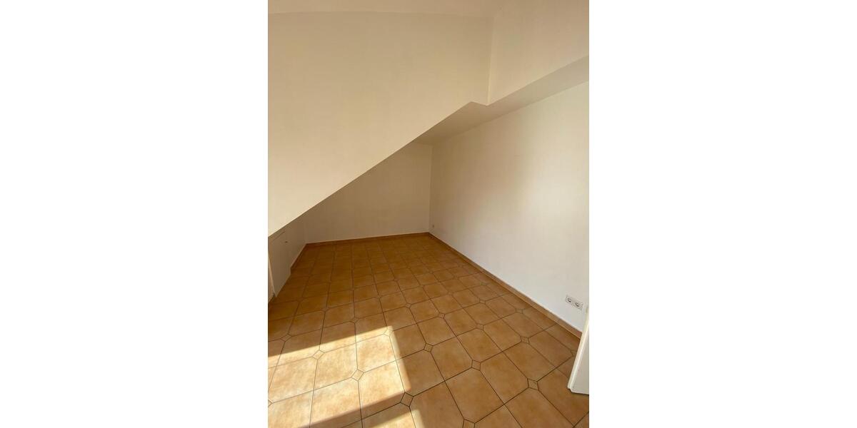 Dachgeschoßwohnung Mörfelden-Walldorf Walldorf - 3 Zimmer, 84 m&sup2;, 1.550&euro; | Angebot:25449482