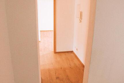 Wohnung Gera Alt-Bieblach - 2.5 Zimmer, 75 m&sup2;, 449&euro; | Angebot:25968243