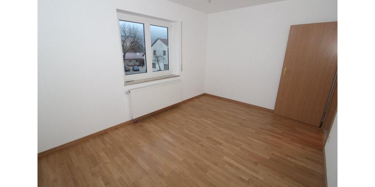 Erdgeschoßwohnung Treuchtlingen - 3 Zimmer, 81 m&sup2;, 924&euro; | Angebot:24584841