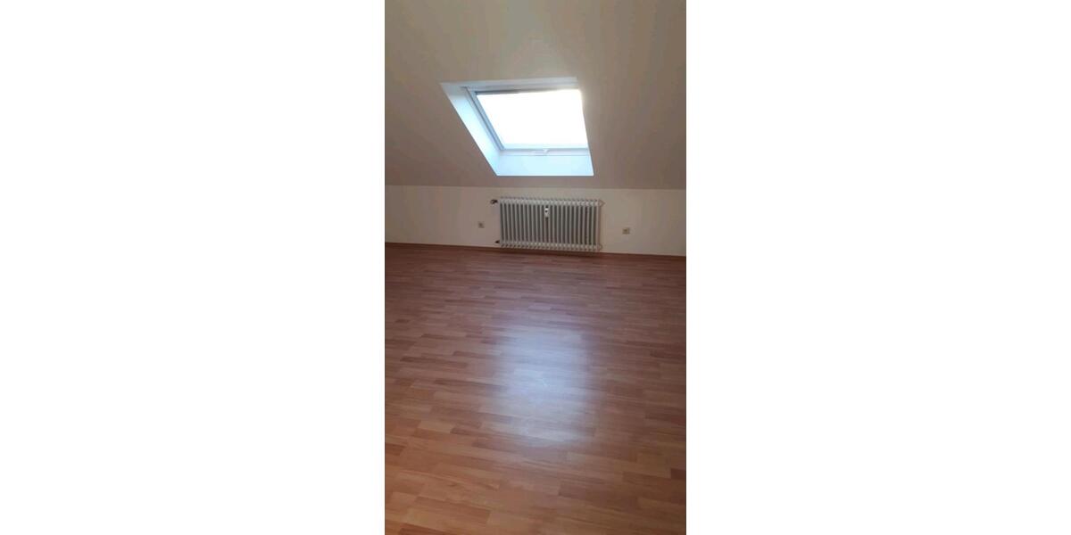 Dachgeschoßwohnung Kötz - 3 Zimmer, 110 m&sup2;, 850&euro; | Angebot:26492870