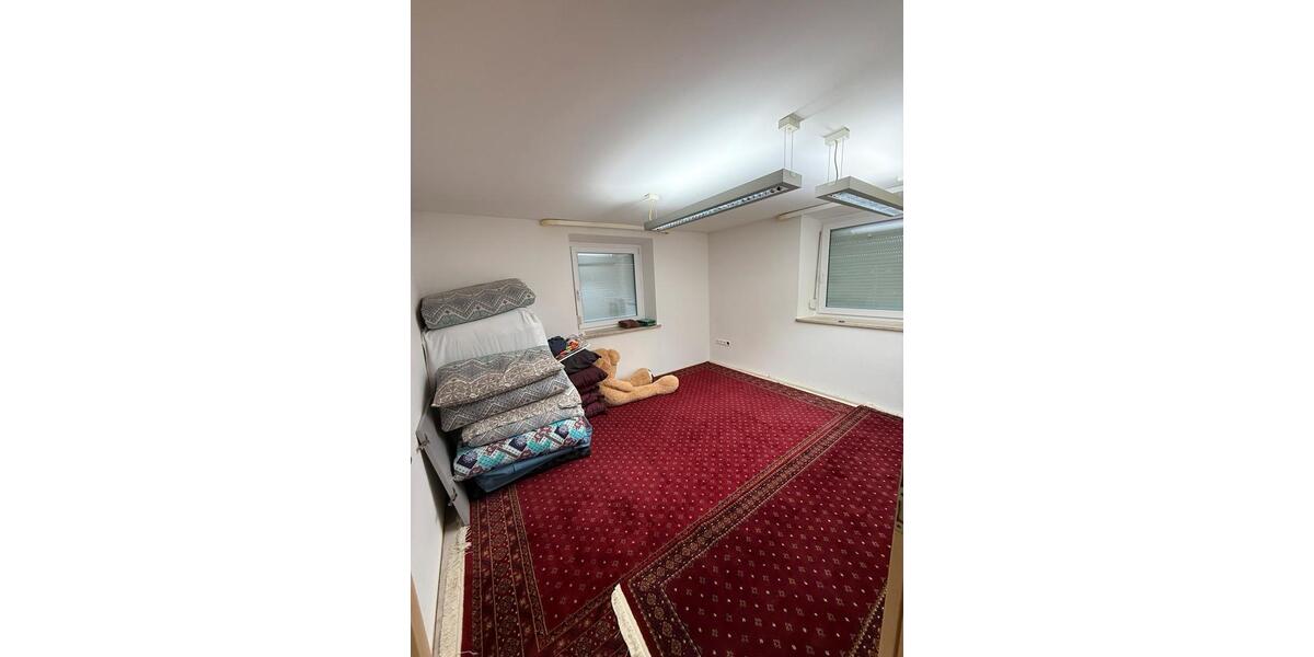 Einfamilienhaus Pfeffenhausen - 7 Zimmer, 244 m&sup2;, 2.000&euro; | Angebot:25300781