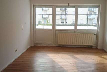 Wohnung Plauen - 2 Zimmer, 51 m&sup2;, 305&euro; | Angebot:26828732