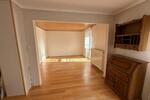 Großzügige 5-Zimmer-Wohnung, 155qm mit Garten und Stellplatz