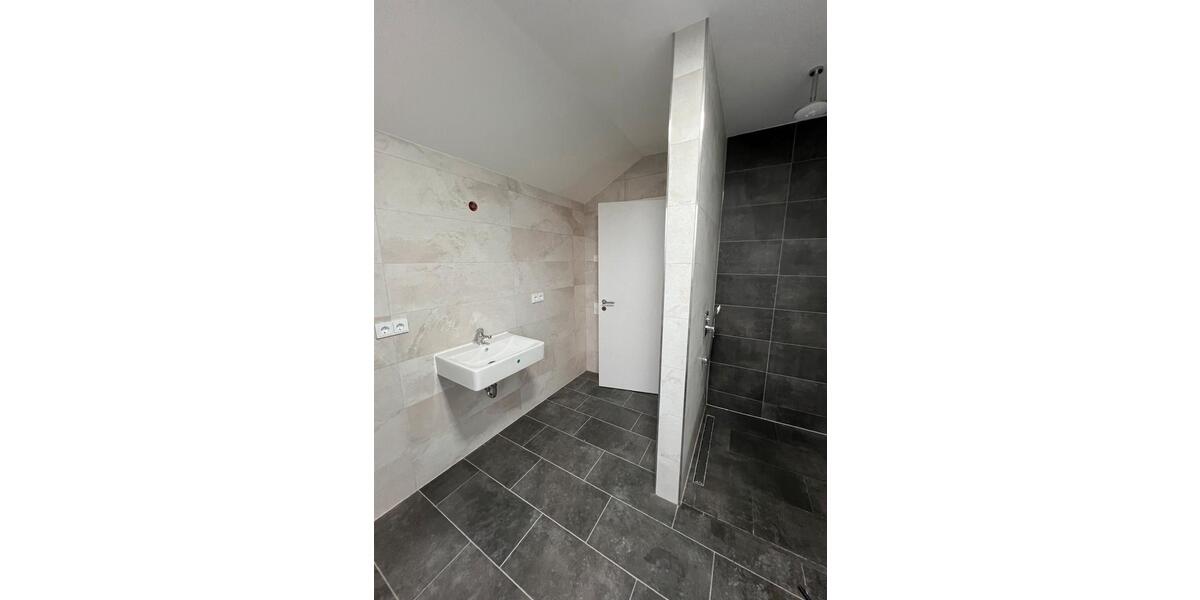 Dachgeschoßwohnung Heinsberg - 3 Zimmer, 68 m&sup2;, 1.115&euro; | Angebot:26271504