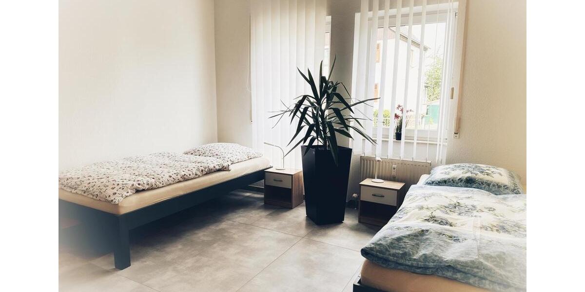 Wohnen auf Zeit Borsdorf - 4 Zimmer, 160 m&sup2;, 25&euro; | Angebot:22953458