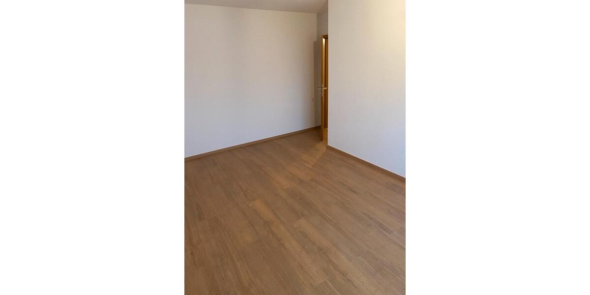 Etagenwohnung Mosbach - 3 Zimmer, 77 m&sup2;, 843&euro; | Angebot:24857829