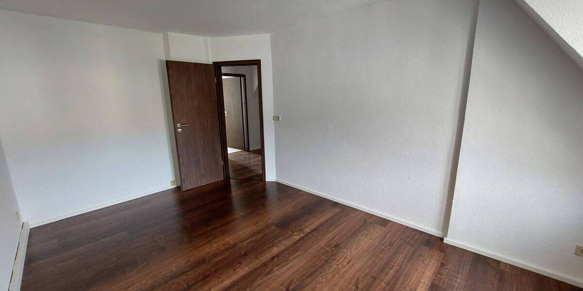 Etagenwohnung Roßwein - 2 Zimmer, 39 m&sup2;, 200&euro; | Angebot:25686217