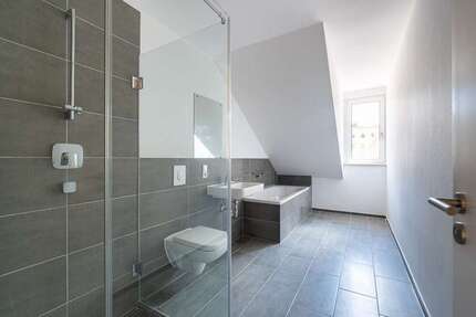 Haus zum Mieten in Beelitz 1.840 € 146.93 m²