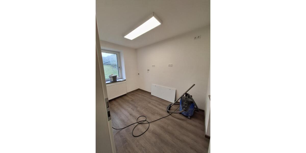 Etagenwohnung Großlittgen - 6 Zimmer, 160 m&sup2;, 1.300&euro; | Angebot:25638113